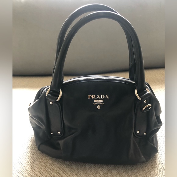Prada soft black leather handbag. Vintage. Excellent condition. - Picture 9 of 9